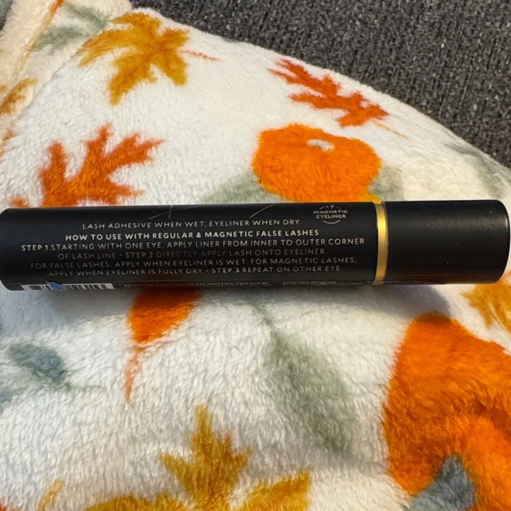 Velour Lash &‎ Go Eyeliner and Lash Adhesive